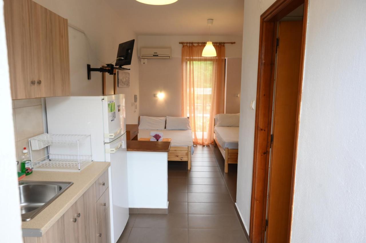 Hotel Geromichalos Paralía Skotínis Esterno foto