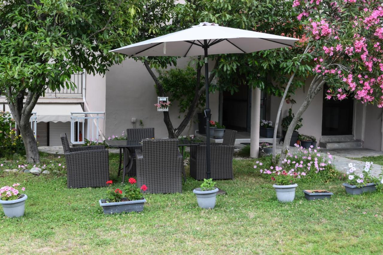 Hotel Geromichalos Paralía Skotínis Esterno foto