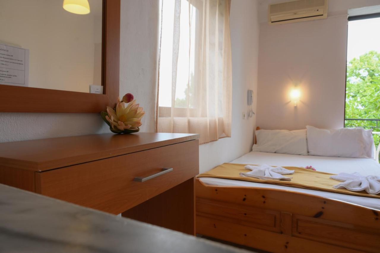 Hotel Geromichalos Paralía Skotínis Esterno foto