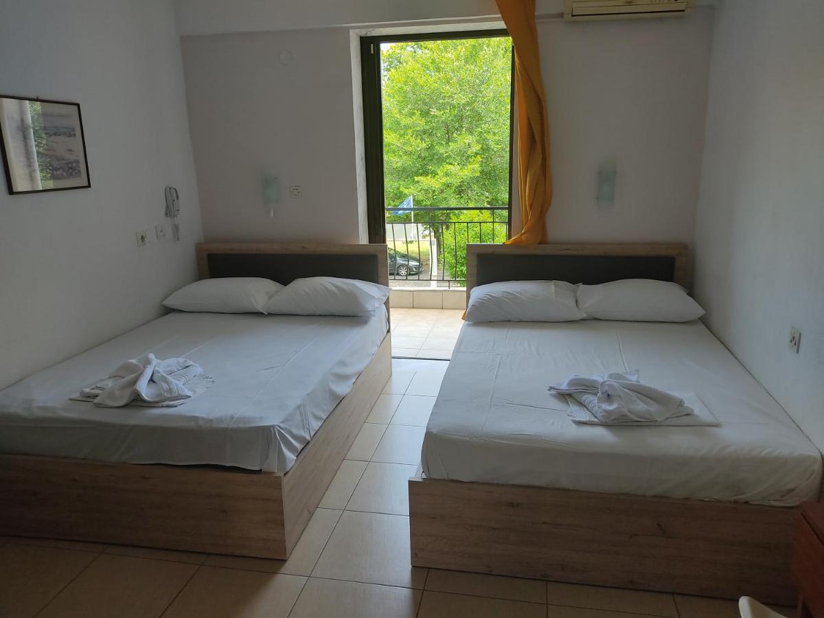 Hotel Geromichalos Paralía Skotínis Esterno foto