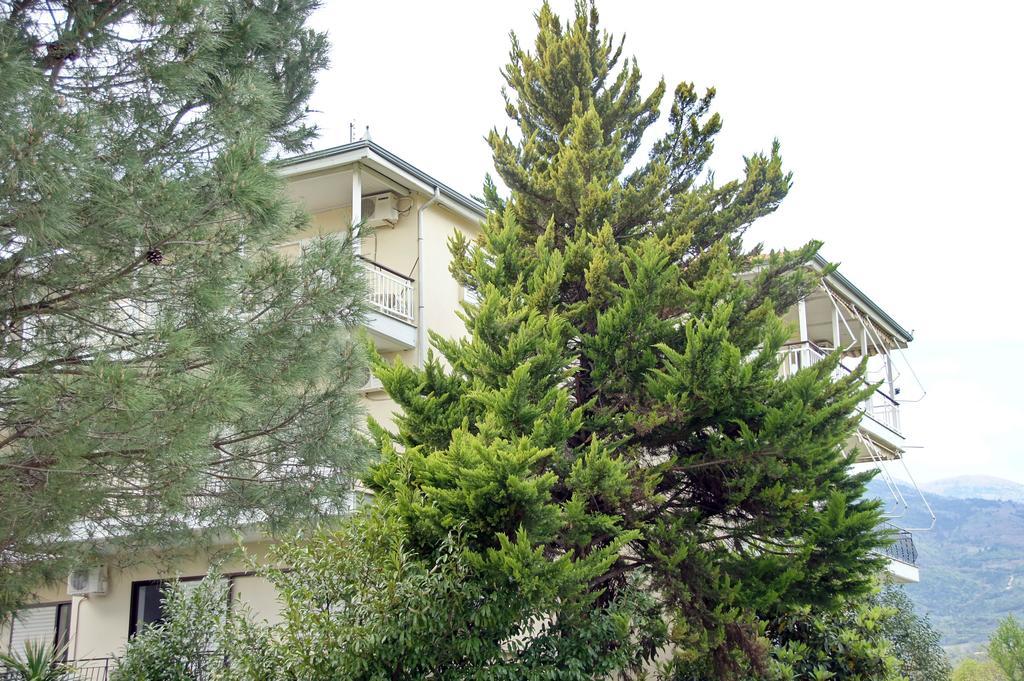 Hotel Geromichalos Paralía Skotínis Esterno foto